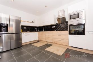 015 2047 40 Trogir Apartment house with pool for sale