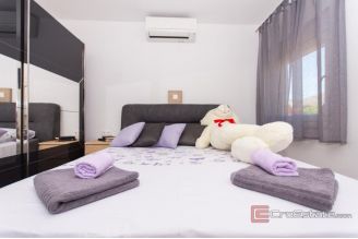 015 2047 40 Trogir Apartment house with pool for sale