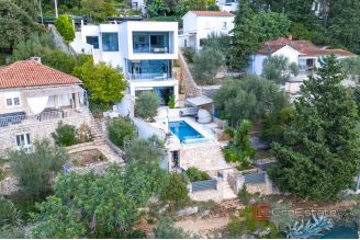 20 2013 196 Korcula villa sea front for sale