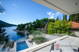 20 2013 196 Korcula villa sea front for sale