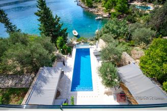 20 2013 196 Korcula villa sea front for sale