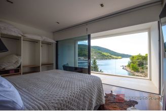 20 2013 196 Korcula villa sea front for sale