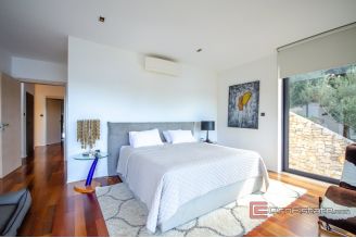 20 2013 196 Korcula villa sea front for sale