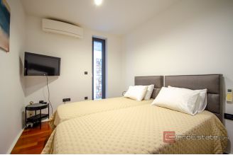 20 2013 196 Korcula villa sea front for sale