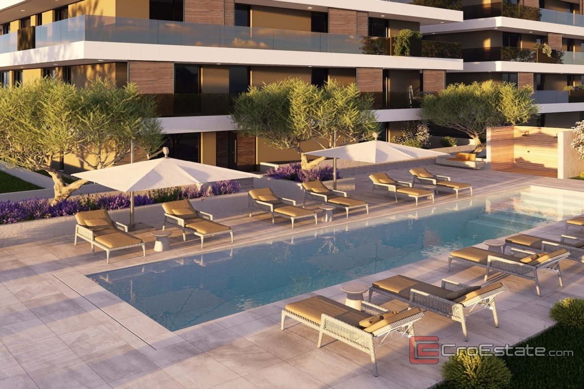 002 2029 89 Ciovo Spacious apartment in the first row to the sea for sale 002 2029 89 Ciovo Spacious apartment in the first row to the sea for sale