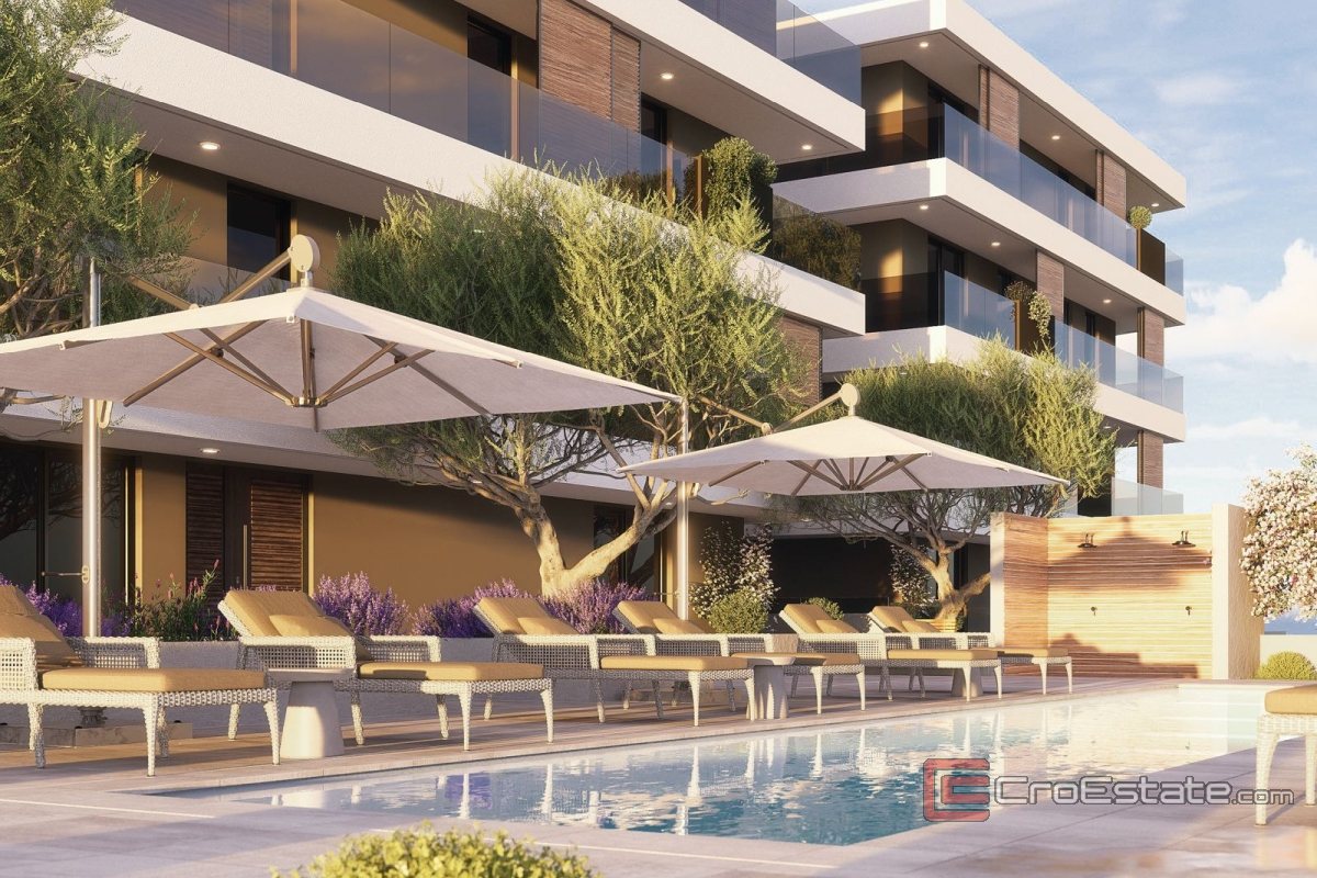 004 2029 89 Ciovo Spacious apartment in the first row to the sea for sale 004 2029 89 Ciovo Spacious apartment in the first row to the sea for sale