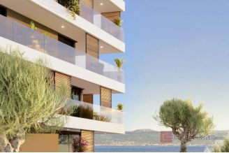 013 2029 89 Ciovo Spacious apartment in the first row to the sea for sale 013 2029 89 Ciovo Spacious apartment in the first row to the sea for sale