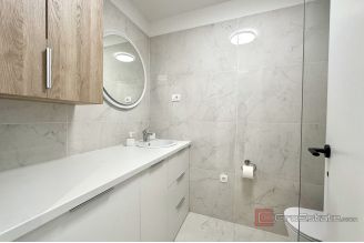 014 2049 24 Split Znjan Modern two bedroom apartment for rent