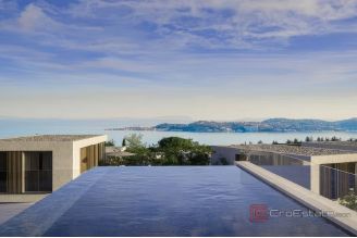 010 2046 59 Umag Luxury villa in a modern resort for sale