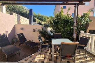 012 2047 43 Omis Semi detached house near the beach for sale