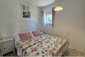 012 2047 43 Omis Semi detached house near the beach for sale