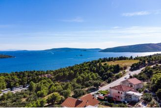 014 2035 197 Trogir Modern two bedroom apartment with a sea view for sale