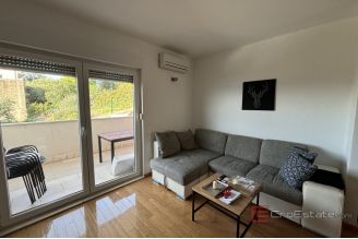 014 2035 197 Trogir Modern two bedroom apartment with a sea view for sale