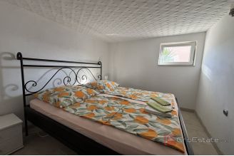 014 2035 197 Trogir Modern two bedroom apartment with a sea view for sale