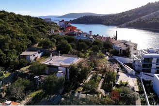 009 2044 38 Trogir Detached single storey house with an open sea view sale