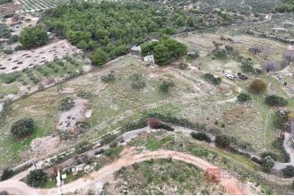 006 2049 25 Island of Brac Spacious estate in an idyllic location for sale