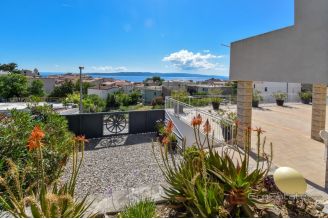 019 2048 29 Makarska Apartment house with a beautiful sea view for sale