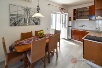 019 2048 29 Makarska Apartment house with a beautiful sea view for sale