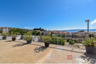 019 2048 29 Makarska Apartment house with a beautiful sea view for sale