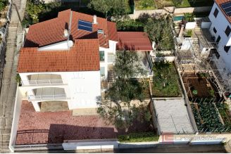 012 2044 39 Ciovo Detached house with a sea view for sale