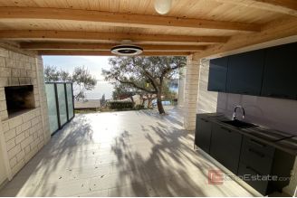 012 2044 39 Ciovo Detached house with a sea view for sale