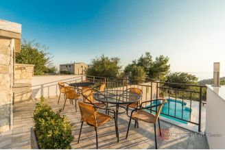 020 2047 45 Makarska apartment house with swimming pool for sale