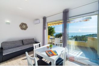 020 2047 45 Makarska apartment house with swimming pool for sale