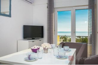 020 2047 45 Makarska apartment house with swimming pool for sale