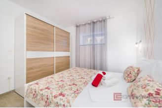 020 2047 45 Makarska apartment house with swimming pool for sale