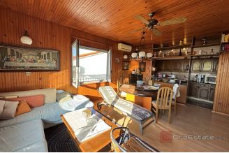 008 2035 198 island ciovo family house near the sea for sale