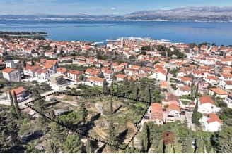 007 2022 435 island brac building land near the sea for sale