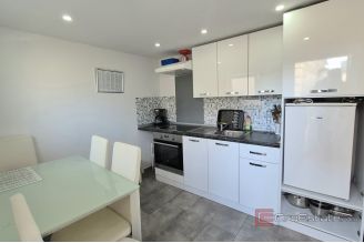 009 2047 46 island ciovo townhouse with three bedrooms for sale