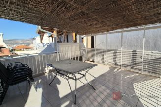 009 2047 46 island ciovo townhouse with three bedrooms for sale