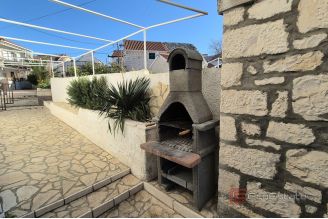 009 2047 46 island ciovo townhouse with three bedrooms for sale