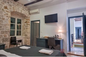 010 2043 138 sibenik modern accommodation units in center for sale