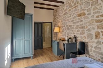 010 2043 138 sibenik modern accommodation units in center for sale