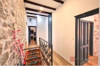 010 2043 138 sibenik modern accommodation units in center for sale