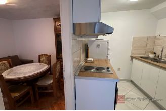 011 2045 59 Split center House with two bedrroms for sale