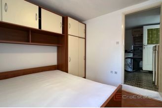 011 2045 59 Split center House with two bedrroms for sale
