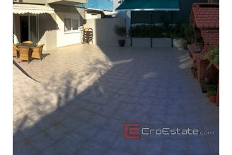 10 4171 30 Split apartment sea view for sale