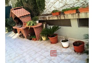 10 4171 30 Split apartment sea view for sale