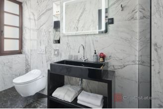 011 2043 134 Sibenik Four star heritage hotel in the heart of city for sale