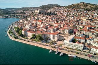 011 2043 134 Sibenik Four star heritage hotel in the heart of city for sale