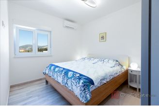 020 2031 161 kastela luxury villa with pool and open sea view sale