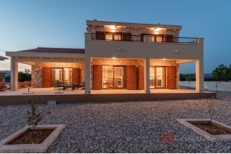 013 2029 95 island ciovo house with pool and sea view for sale