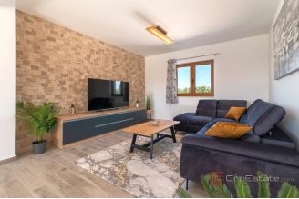 013 2029 95 island ciovo house with pool and sea view for sale