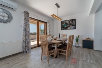 013 2029 95 island ciovo house with pool and sea view for sale