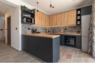 013 2029 95 island ciovo house with pool and sea view for sale