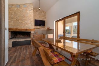 013 2029 95 island ciovo house with pool and sea view for sale