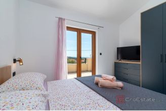 013 2029 95 island ciovo house with pool and sea view for sale